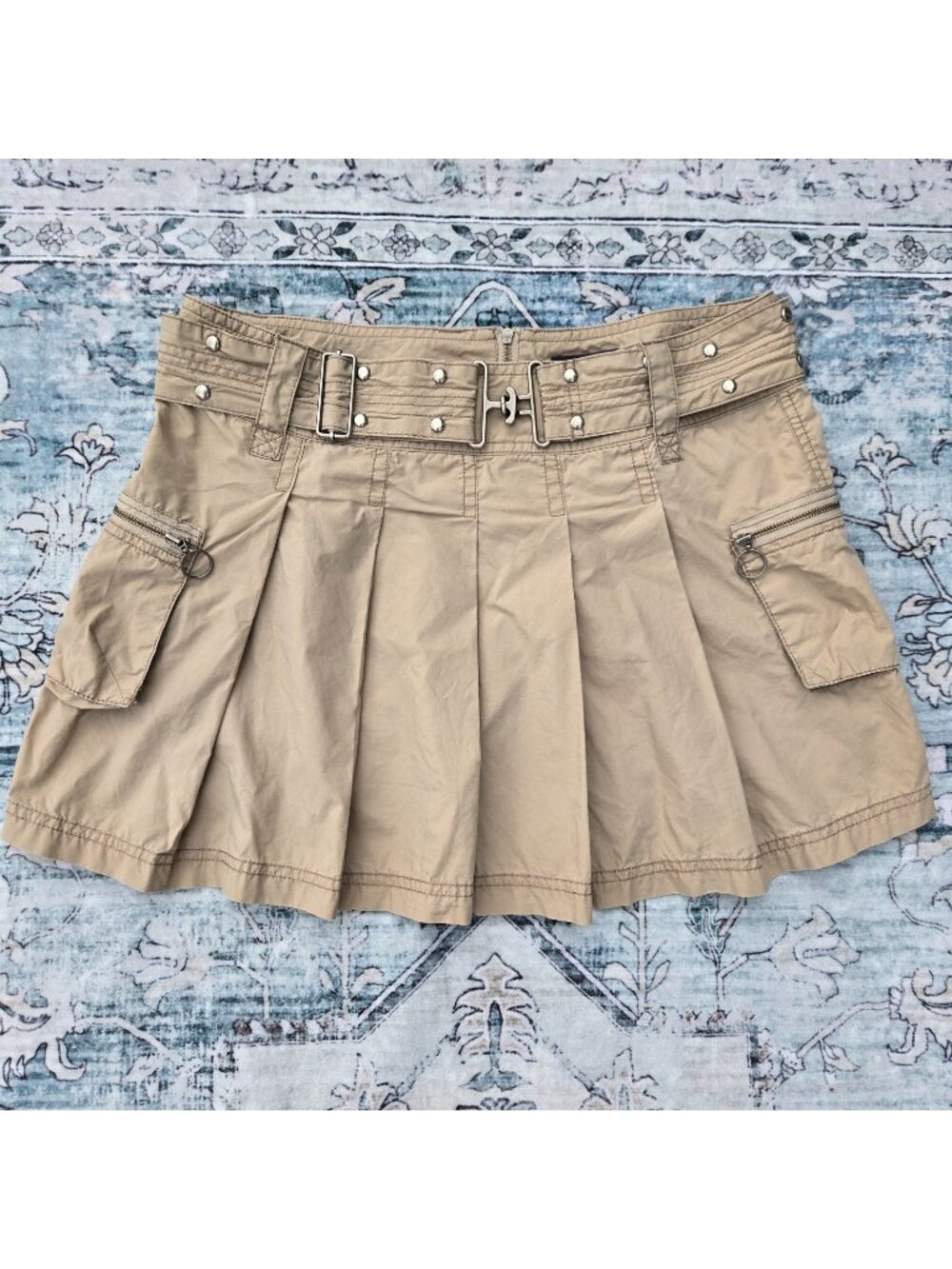 Vintage Y2K Beige Pleated Cargo mini Skirt With Studded Belt Size M Cotton